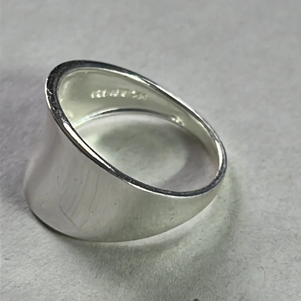 Sterling silver concave band ring size 7 high polished finish - Picture 3 of 5